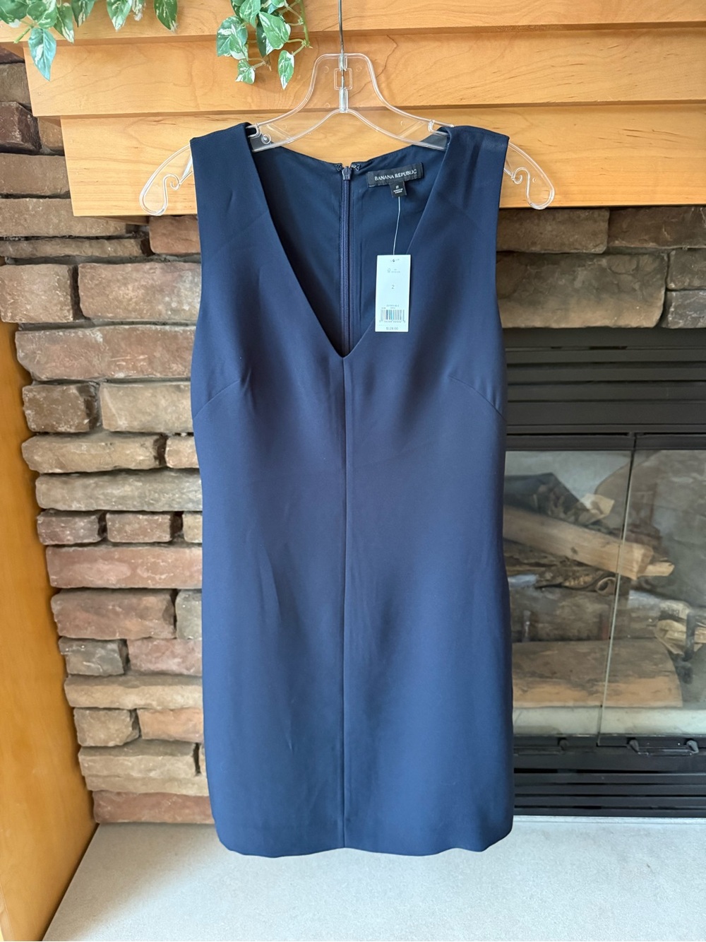 NWT Banana Republic Navy V-Neck Sheath Dress Pockets Size 2